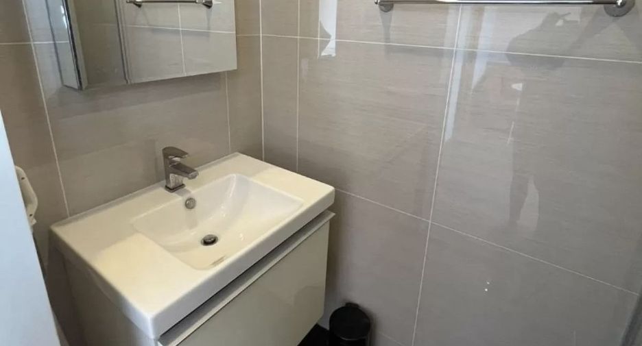 For rent studio condo in Khlong Toei, Bangkok