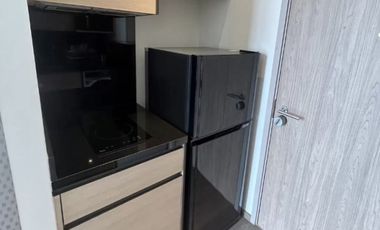 Wohnung zur Miete mit Studio in Khlong Toei, Bangkok