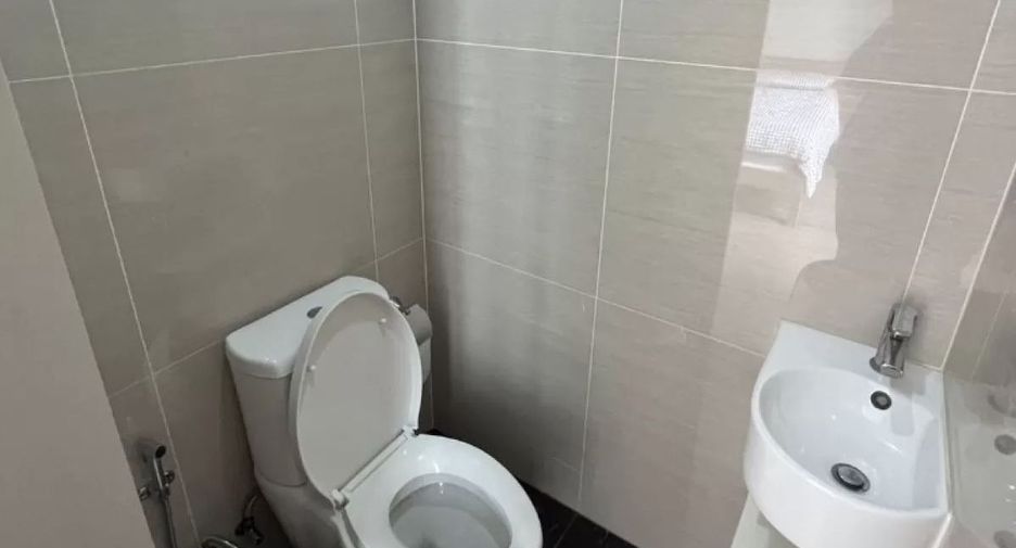 For rent studio condo in Khlong Toei, Bangkok