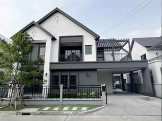 À louer 4 chambres maison à Bang Na, Bangkok