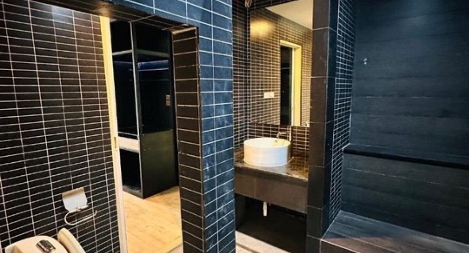 Reihenhaus zur Miete mit 4 Zimmer in Yan Nawa, Bangkok