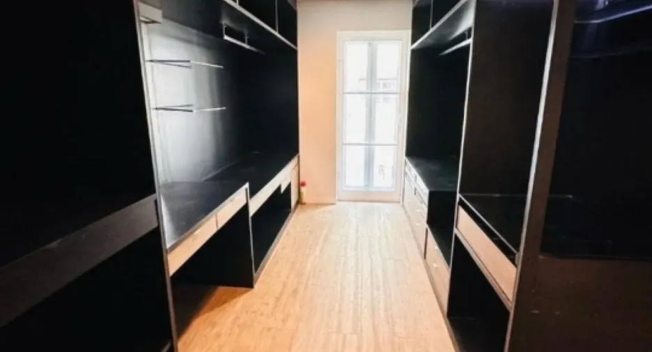 Reihenhaus zur Miete mit 4 Zimmer in Yan Nawa, Bangkok