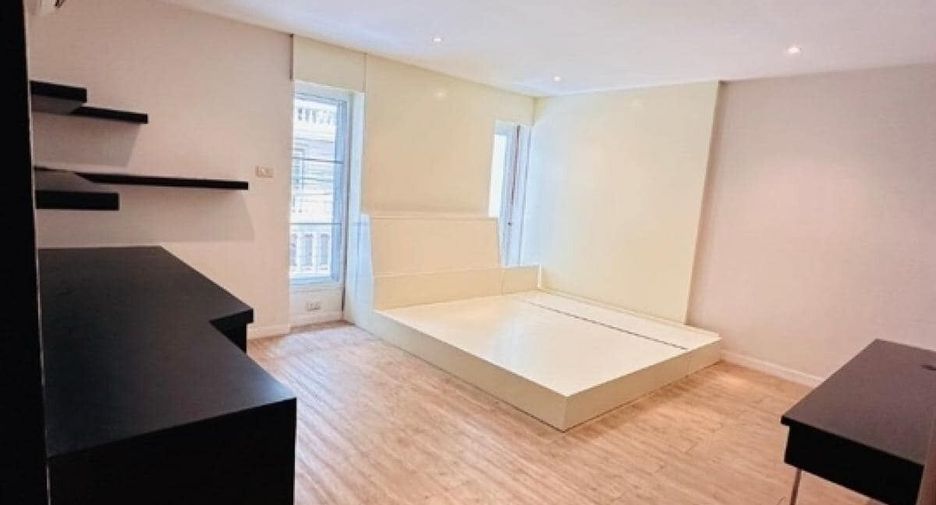 Reihenhaus zur Miete mit 4 Zimmer in Yan Nawa, Bangkok