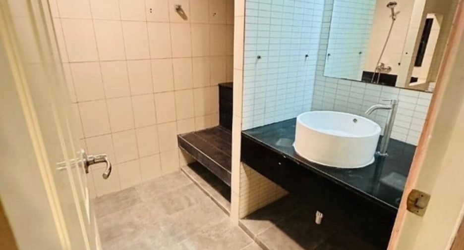 Reihenhaus zur Miete mit 4 Zimmer in Yan Nawa, Bangkok