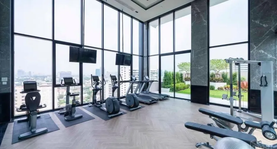 For rent 1 bed condo in Phaya Thai, Bangkok