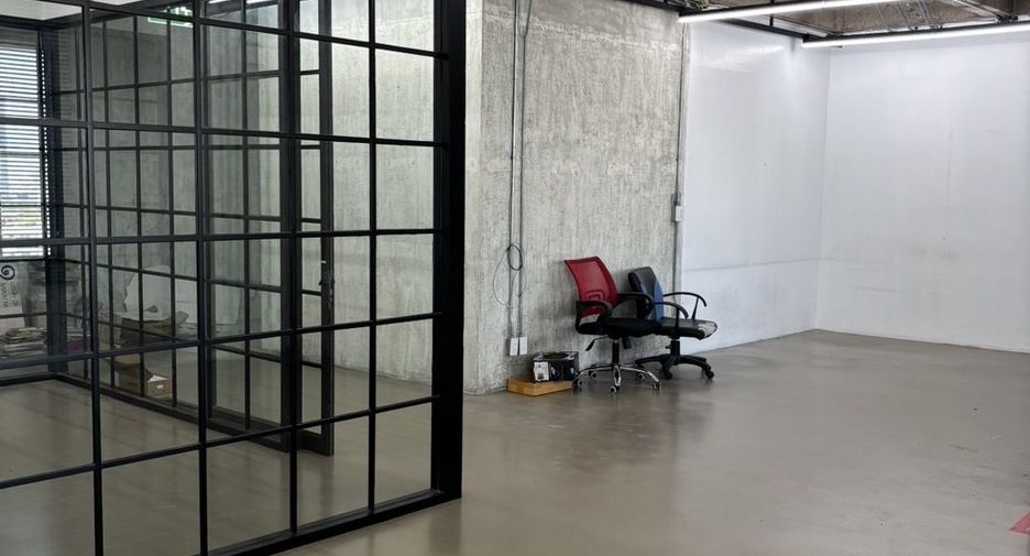 For rent office in Khlong Toei, Bangkok