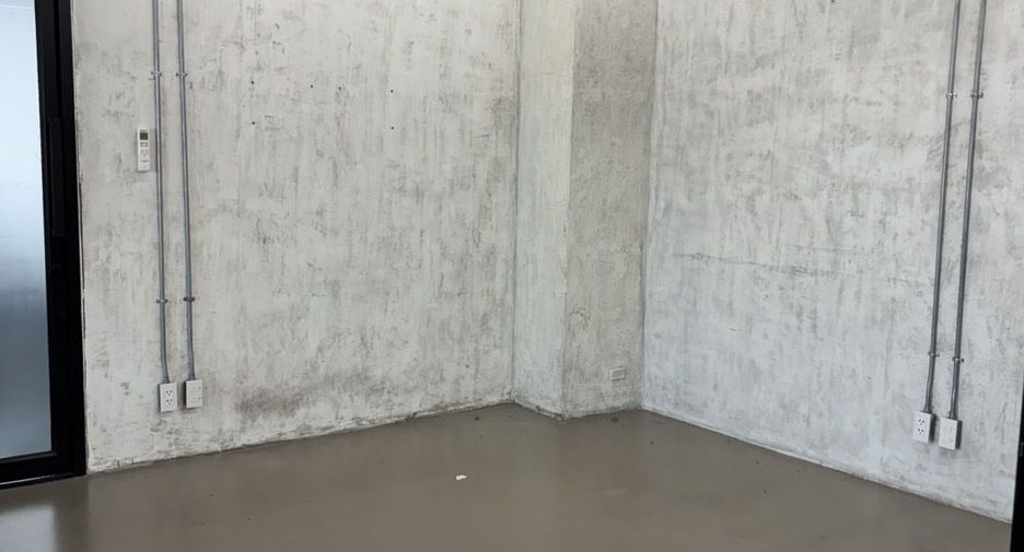 For rent office in Khlong Toei, Bangkok