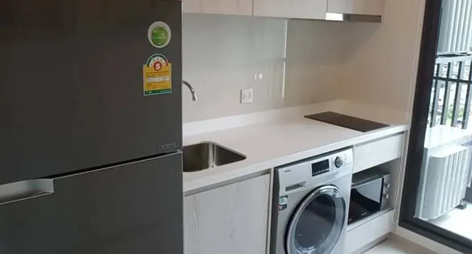 Condo en alquiler de 1 habitaciones en Khlong Toei, Bangkok