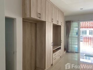 For rent 3 bedrooms townhouse in Chom Thong, Bangkok