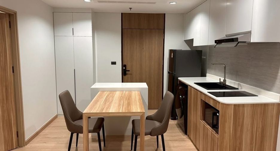 Condo en alquiler de 1 habitaciones en Khlong Toei, Bangkok