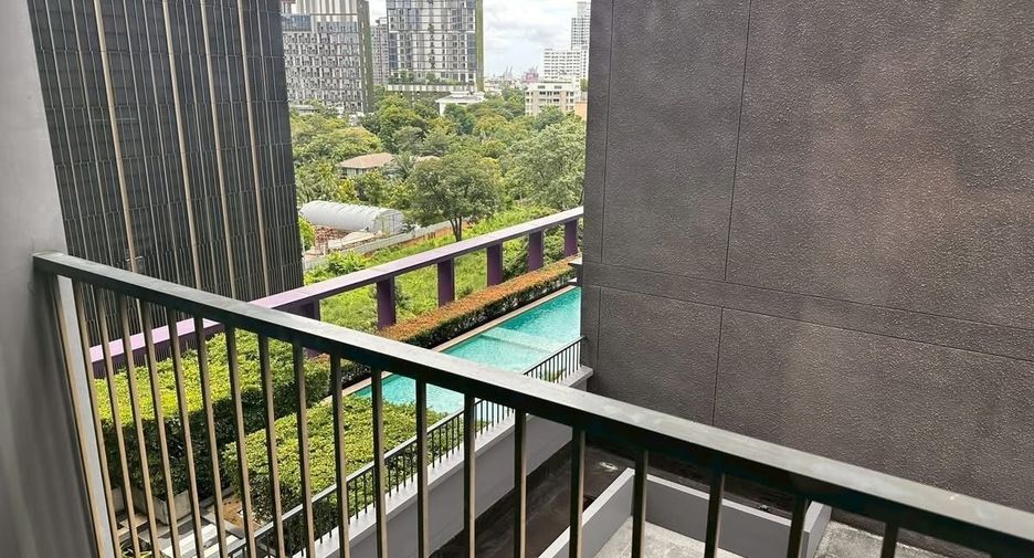 Condo en alquiler de 1 habitaciones en Khlong Toei, Bangkok