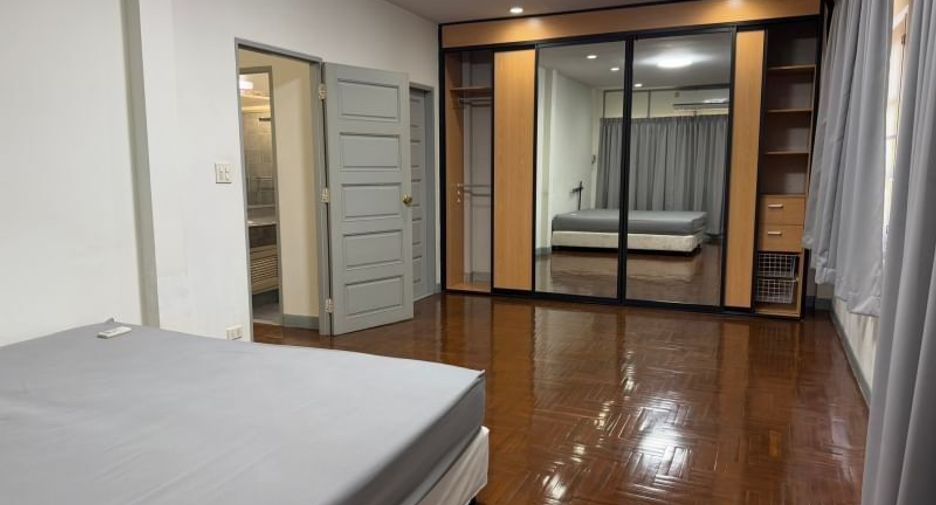 For rent 3 bedrooms house in Bang Kapi, Bangkok
