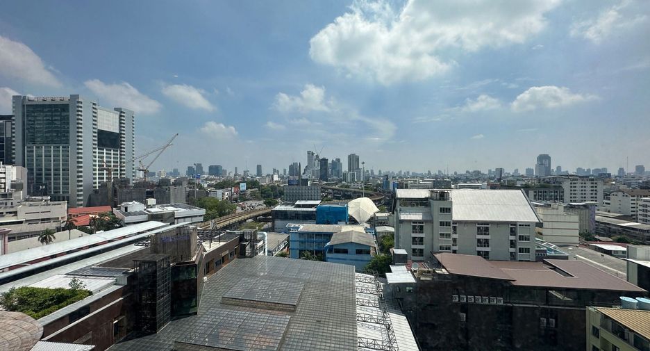 For rent 2 bedrooms condo in Ratchathewi, Bangkok