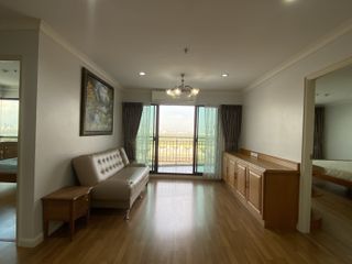 For rent 3 bedrooms condo in Yan Nawa, Bangkok