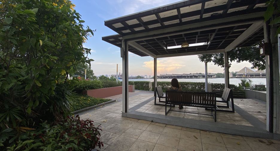 For rent 3 bedrooms condo in Yan Nawa, Bangkok