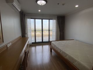 For rent 3 bedrooms condo in Yan Nawa, Bangkok