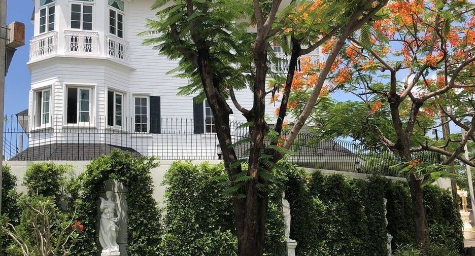For rent 4 ベッドルーム house in Bang Na, Bangkok