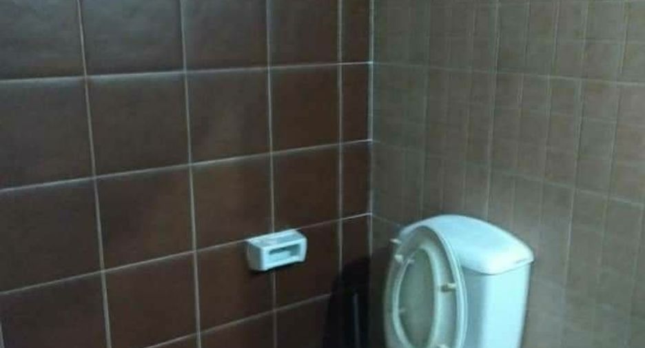 For rent 3 bedrooms townhouse in Lat Phrao, Bangkok