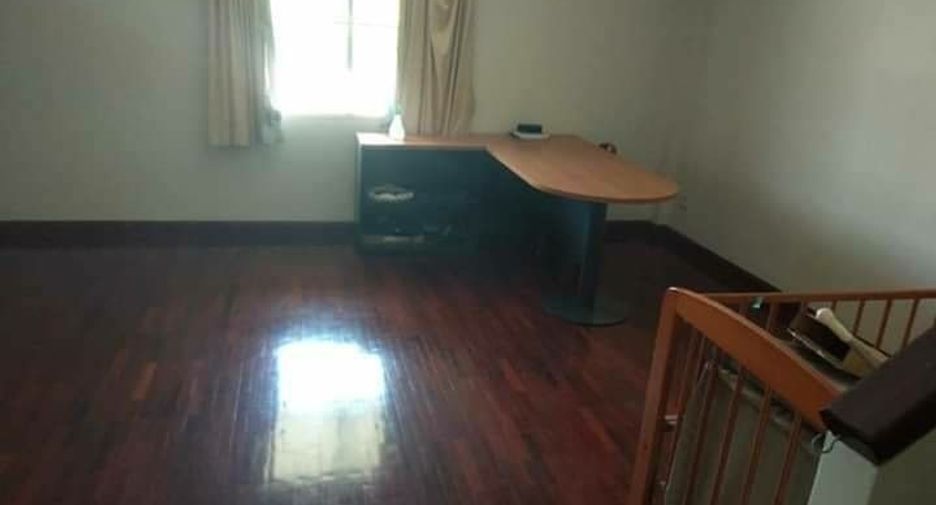 For rent 3 bedrooms townhouse in Lat Phrao, Bangkok
