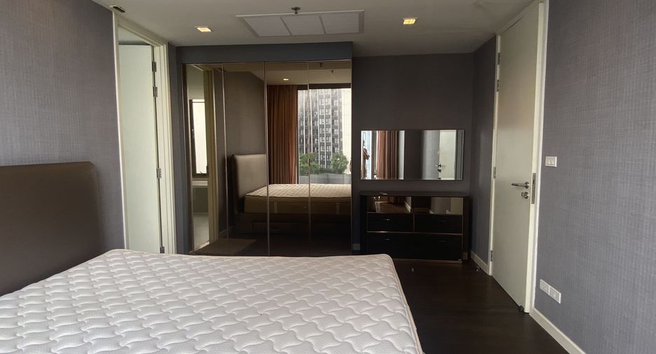 For rent 2 bedrooms condo in Sathon, Bangkok