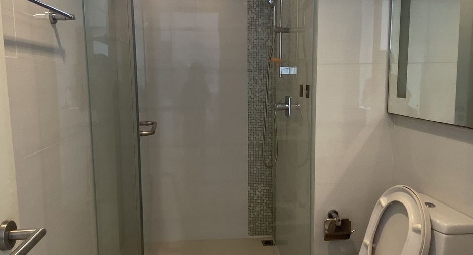 For rent 2 bedrooms condo in Sathon, Bangkok