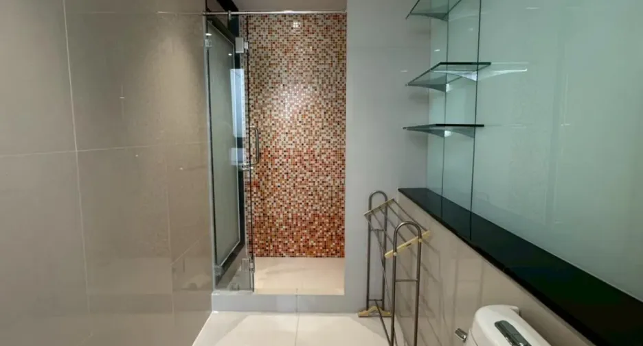 Wohnung zur Miete mit 3 Zimmer in Khlong Toei, Bangkok