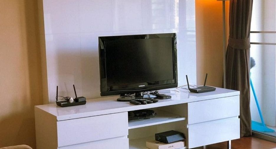 For rent 3 bedrooms condo in Watthana, Bangkok