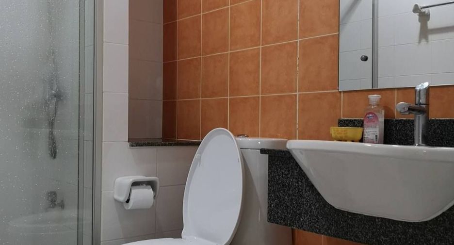 For rent 1 bed condo in Phra Khanong, Bangkok