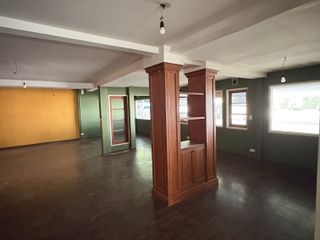 For rent 3 bedrooms retail Space in Watthana, Bangkok