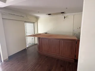 For rent 3 bedrooms retail Space in Watthana, Bangkok