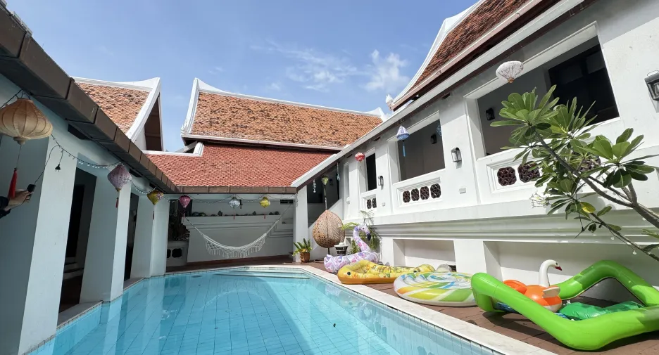 For rent 3 bedrooms house in Watthana, Bangkok
