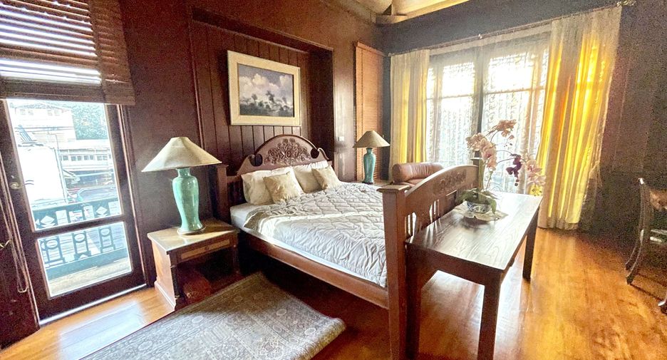 For rent 2 bedrooms house in Khlong Toei, Bangkok