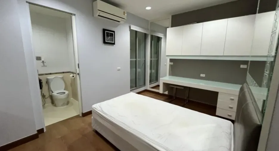 Wohnung zur Miete mit 2 Zimmer in Pathum Wan, Bangkok