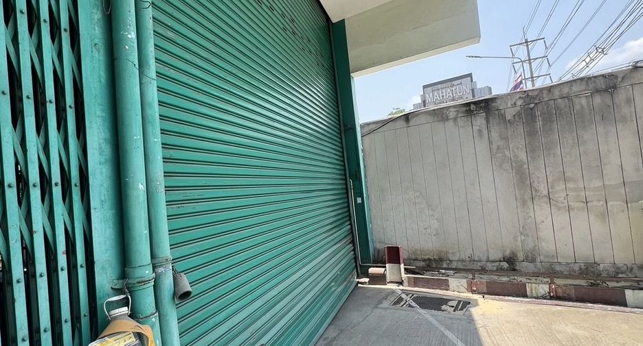 For rent retail Space in Bang Kho Laem, Bangkok