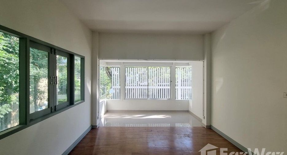 出租 4 卧室 独立屋 在 Chatuchak, 曼谷