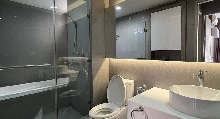 For rent 2 bedrooms condo in Khlong Toei, Bangkok
