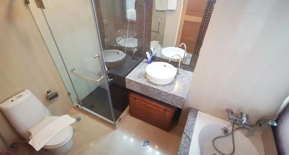 For rent 2 bedrooms condo in Phaya Thai, Bangkok
