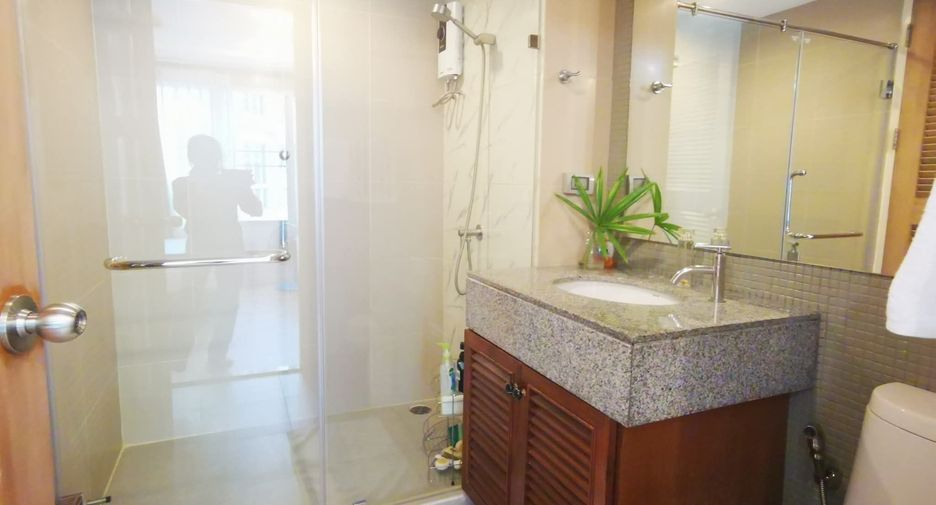 For rent 2 bedrooms condo in Phaya Thai, Bangkok