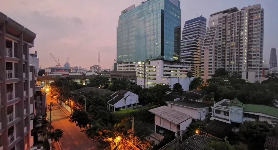 For rent 2 bedrooms condo in Phaya Thai, Bangkok