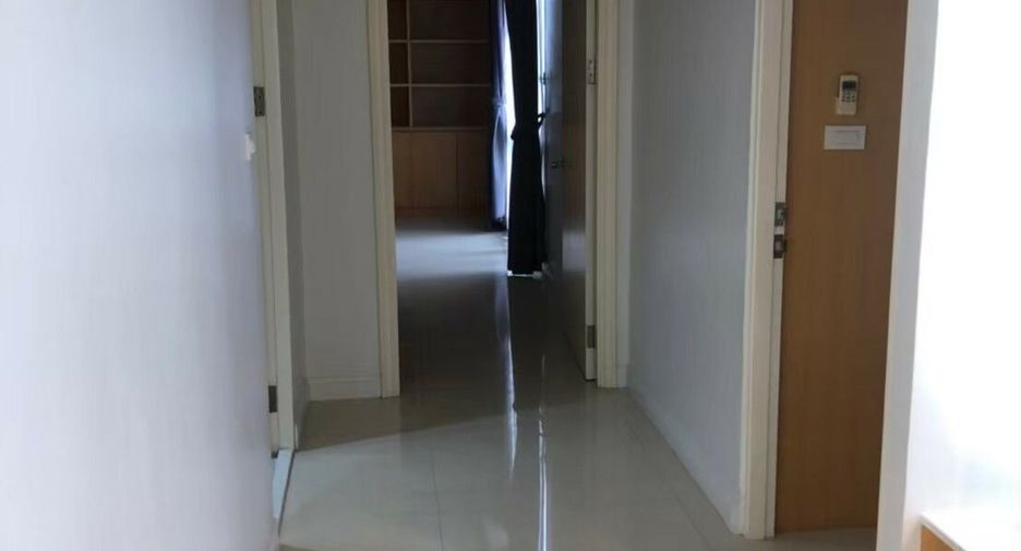 À louer 3 chambres condo à Pathum Wan, Bangkok