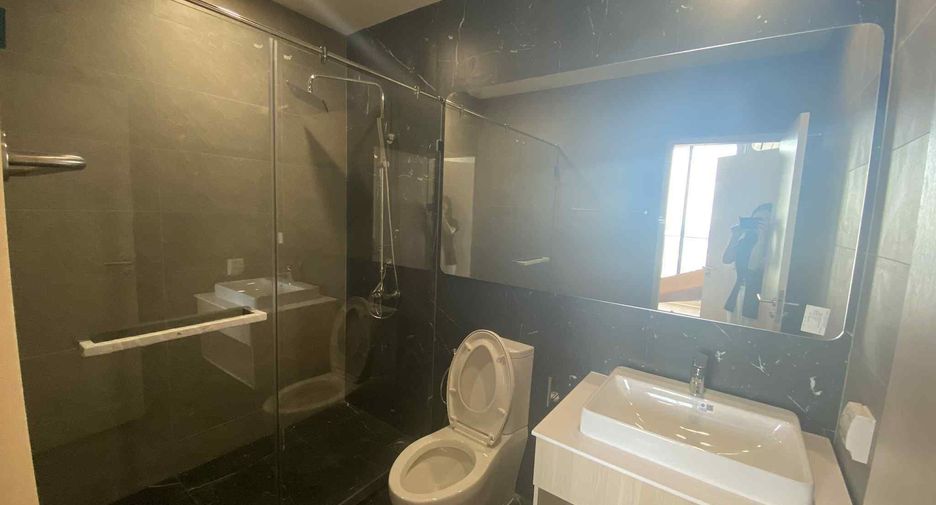 For rent 3 bedrooms condo in Bang Na, Bangkok