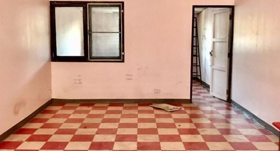 Casa adosada en alquiler de 6 habitaciones en Phra Khanong, Bangkok