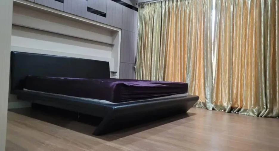 Reihenhaus zur Miete mit 3 Zimmer in Khlong Toei, Bangkok
