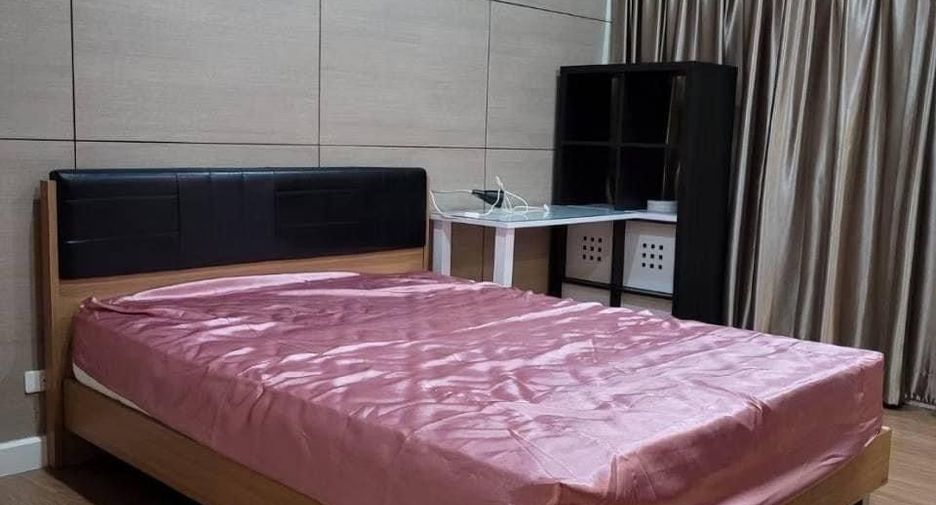 Reihenhaus zur Miete mit 3 Zimmer in Khlong Toei, Bangkok