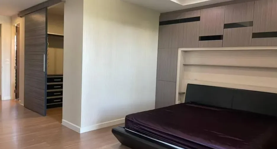 Reihenhaus zur Miete mit 3 Zimmer in Khlong Toei, Bangkok