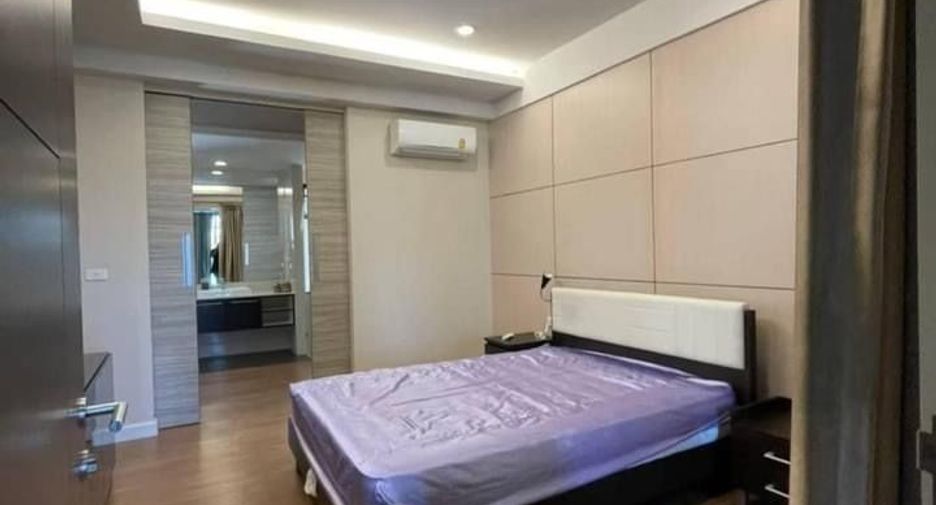 Reihenhaus zur Miete mit 3 Zimmer in Khlong Toei, Bangkok