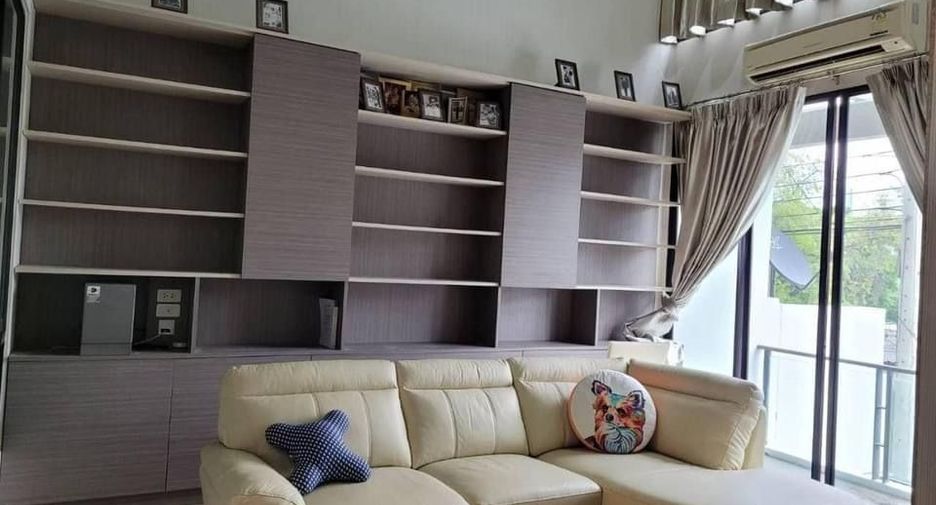 Reihenhaus zur Miete mit 3 Zimmer in Khlong Toei, Bangkok