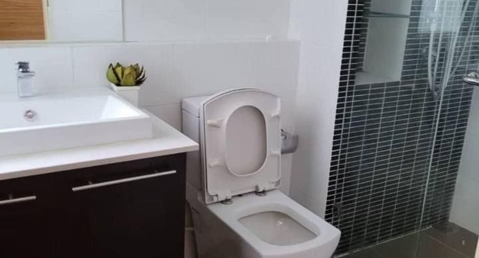 Reihenhaus zur Miete mit 3 Zimmer in Khlong Toei, Bangkok