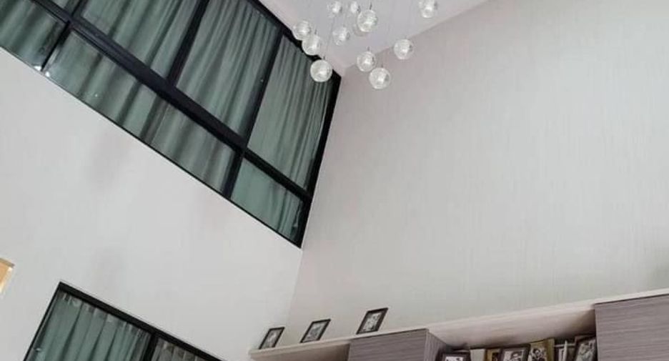 Reihenhaus zur Miete mit 3 Zimmer in Khlong Toei, Bangkok