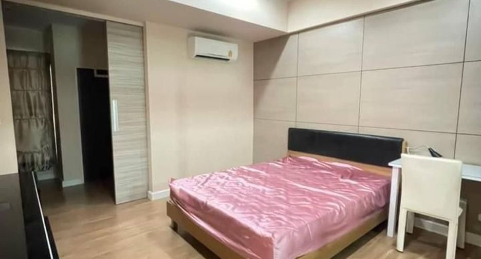 Reihenhaus zur Miete mit 3 Zimmer in Khlong Toei, Bangkok